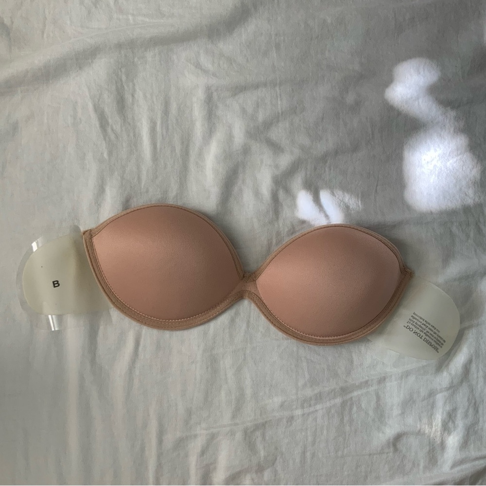 Strapless and backless bra